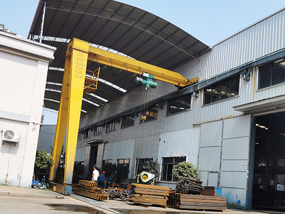 MHB10t電動(dòng)葫蘆單梁門(mén)式起重機(jī)
